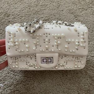 NWOT White Pearl & Silver Stud Mini Flap Chain Strap Shoulder Bag!